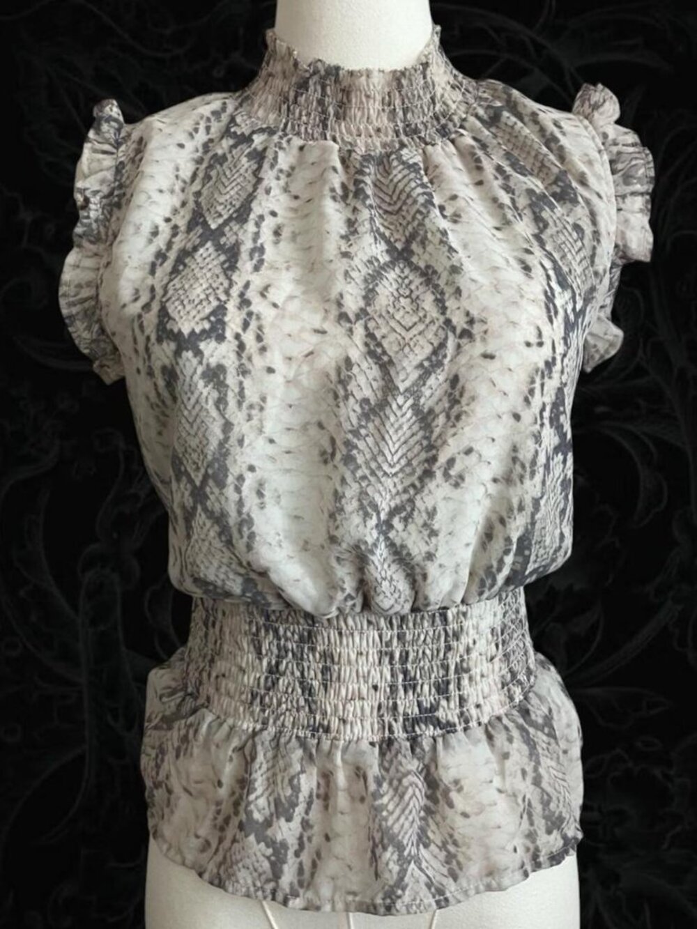 Y2K Gray Snakeskin Print Ruffle Sleeve Smocked Waist Top Size Large